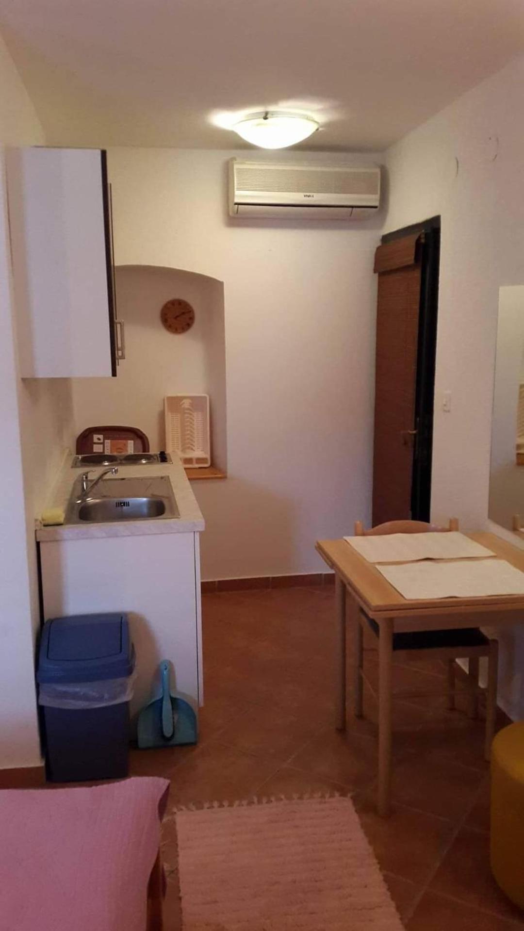 Apartmani Linda Vodice Bagian luar foto