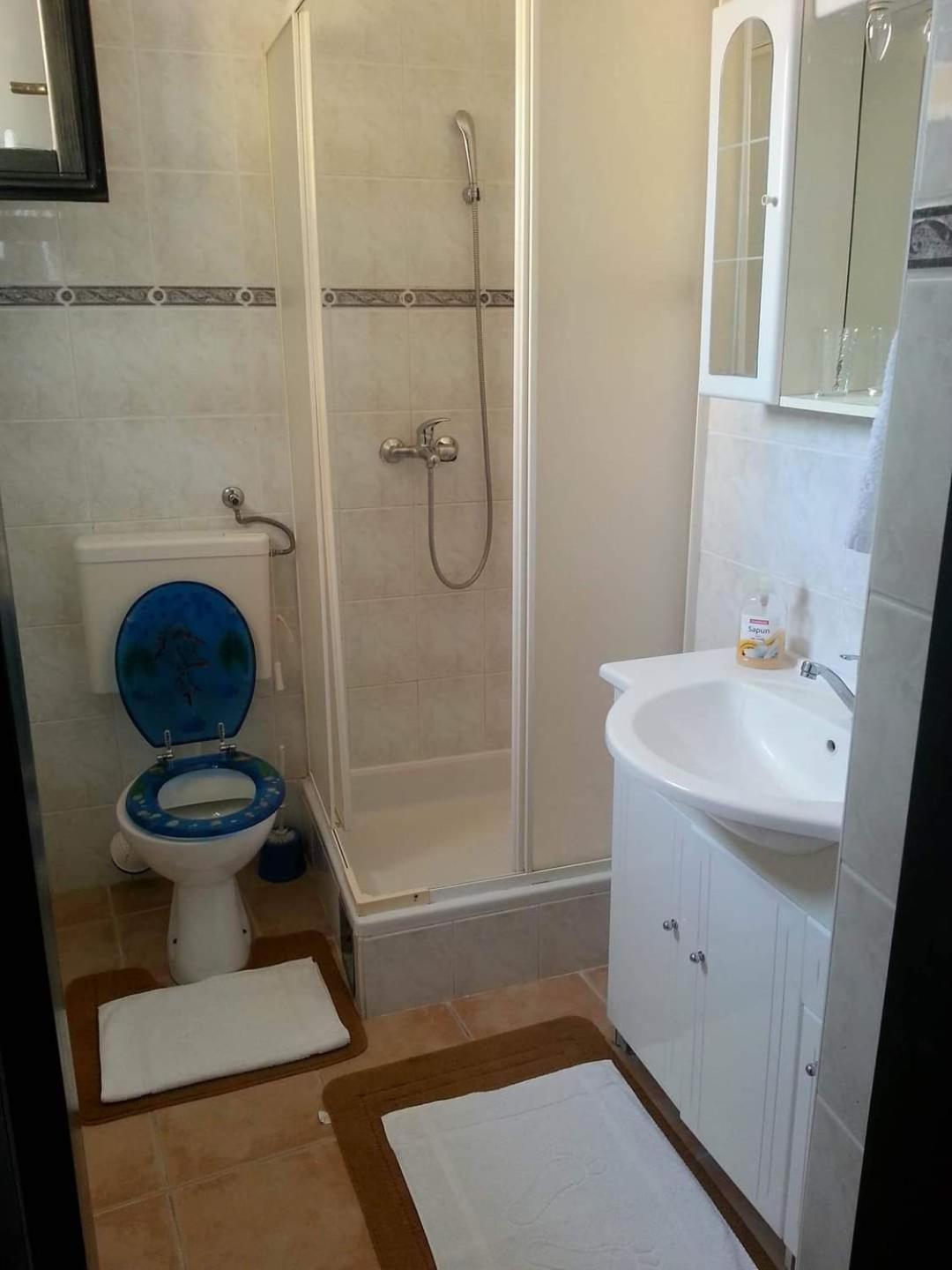 Apartmani Linda Vodice Bagian luar foto