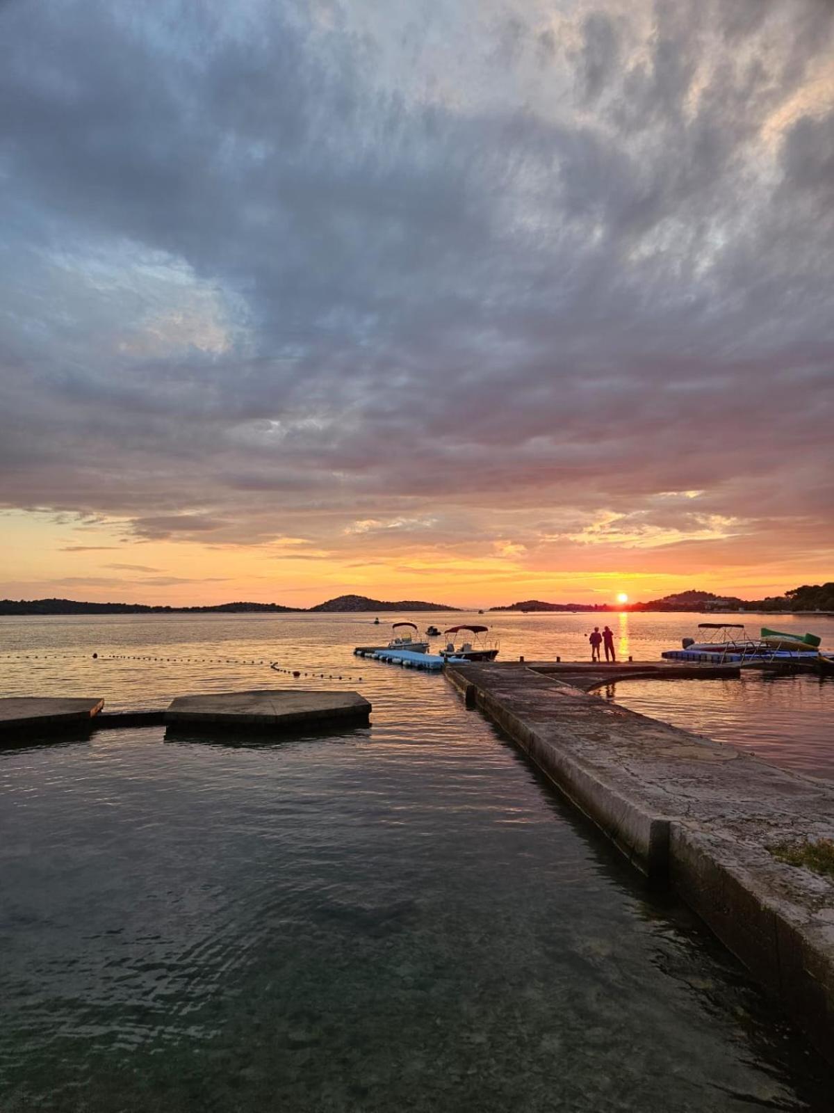 Apartmani Linda Vodice Bagian luar foto